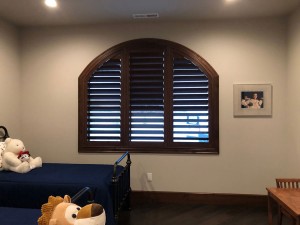 custom-shutters-light-bedroom 
